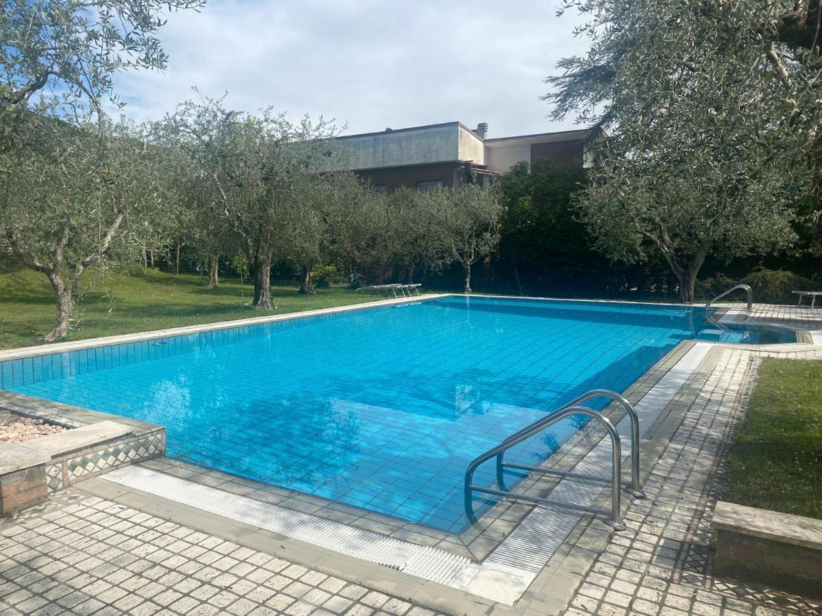 Villa Sweet Flower - With Private Pool And Garden มาแนร์บา เดล การ์ดา ภายนอก รูปภาพ
